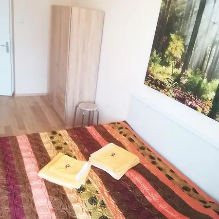 Couple Getaway To A Freshly Renovated *