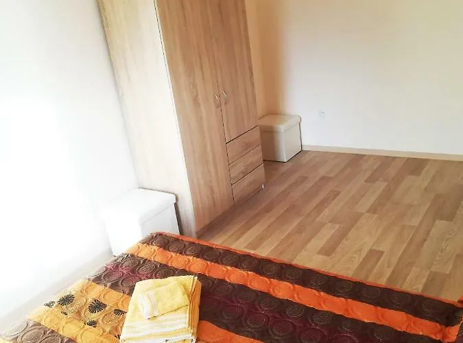 Couple Getaway To A Freshly Renovated Affittacamere *