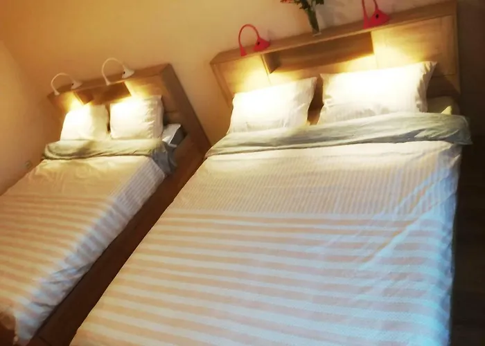 Couple Getaway To A Freshly Renovated *